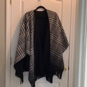 Reversible Black and White Cape